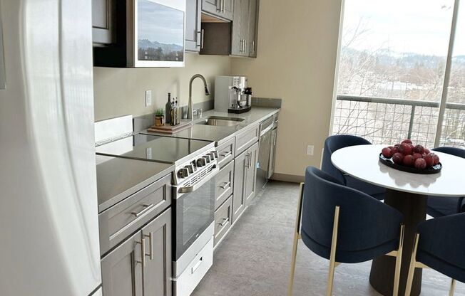 1 bed, 1 bath, 672 sqft, $1,525, Unit 404