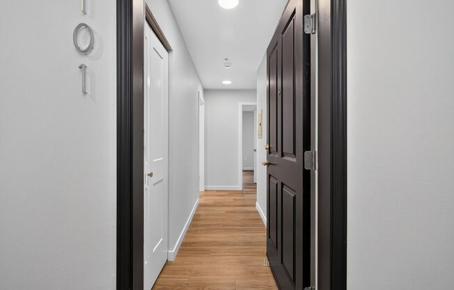 1 bed, 1 bath, 735 sqft, $1,895, Unit 101