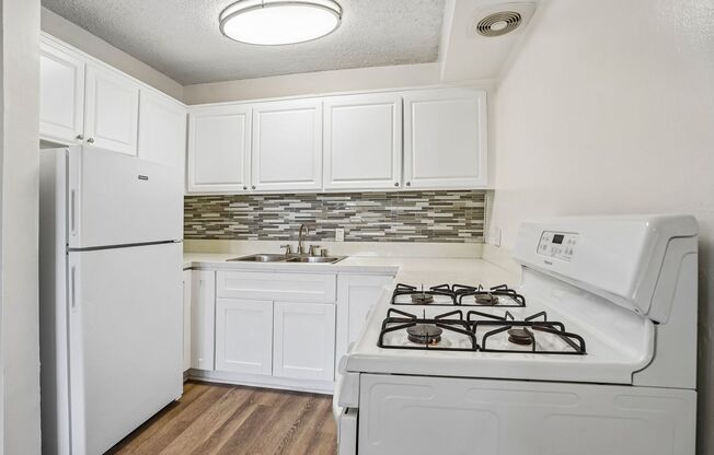 1 bed, 1 bath, 775 sqft, $2,545, Unit 41