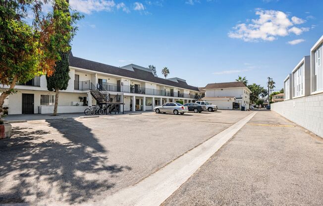 Windsor Arms Apartments