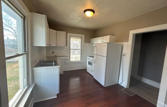 HM 925 East 14th Street- FOR SALE Drake Hunter
