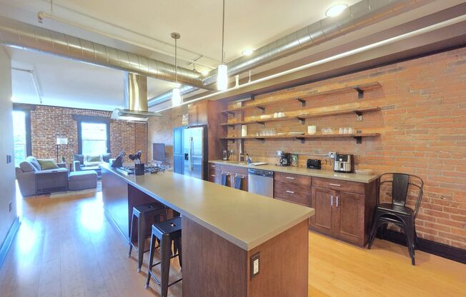 $3,000 - 1 Bd / 1 Ba Fully Furnished Condo in a Secure Building in Downtown Spokane