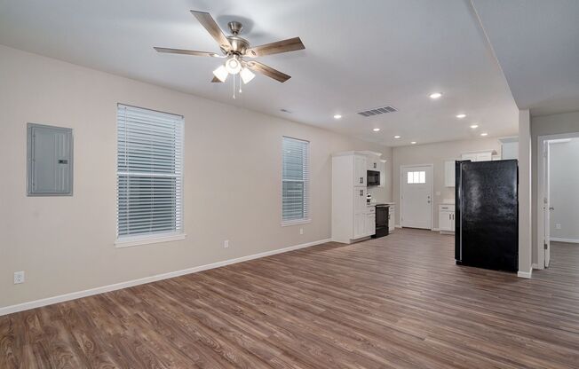 4 beds, 4 baths, 1,900 sqft, $2,540, Unit Unit B