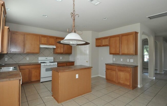 Beautiful Lakeline Ranch home!