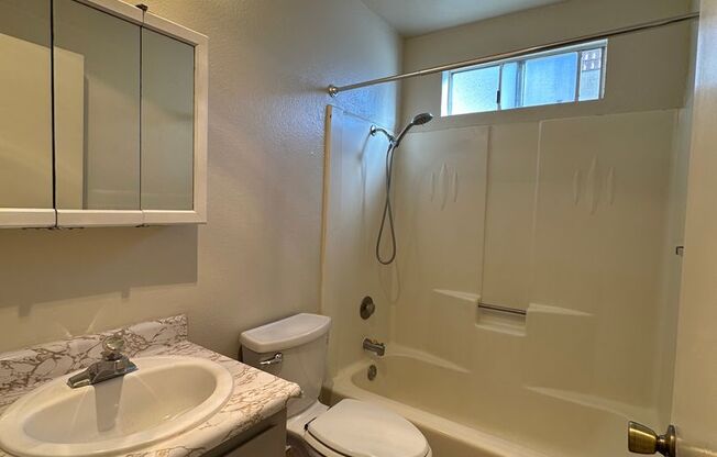 1 bed, 1 bath, $1,800, Unit Apt. B