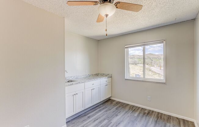 3 beds, 2 baths, 1,150 sqft, $1,875, Unit 27