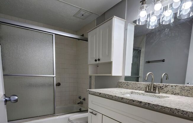 2 beds, 2 baths, $1,375, Unit D1