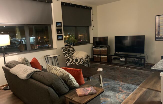1 bed, 1 bath, 728 sqft, $1,800, Unit 413