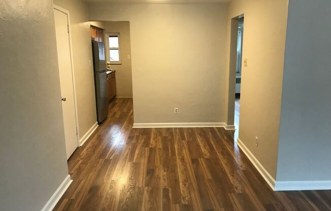 1 bed, 1 bath, $895, Unit 180 Apt 4