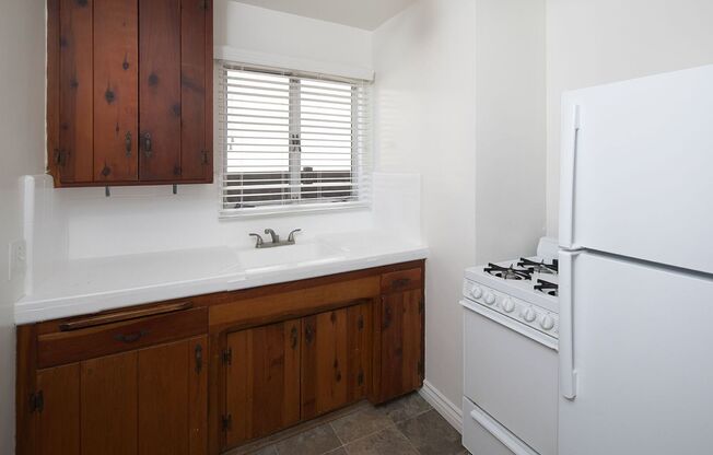 Talmadge Pacific Apartments