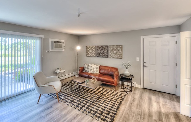 Decorated Living Room With Natural Light, at Eagle Creek Apartments, Westmont, 60559