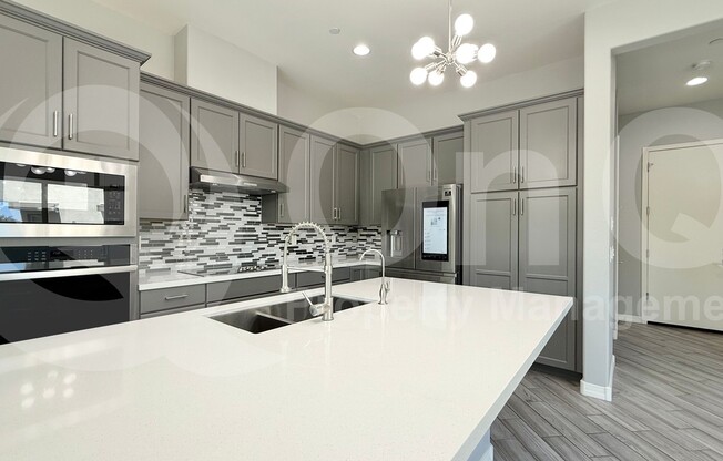 7423 E PARAISO DR