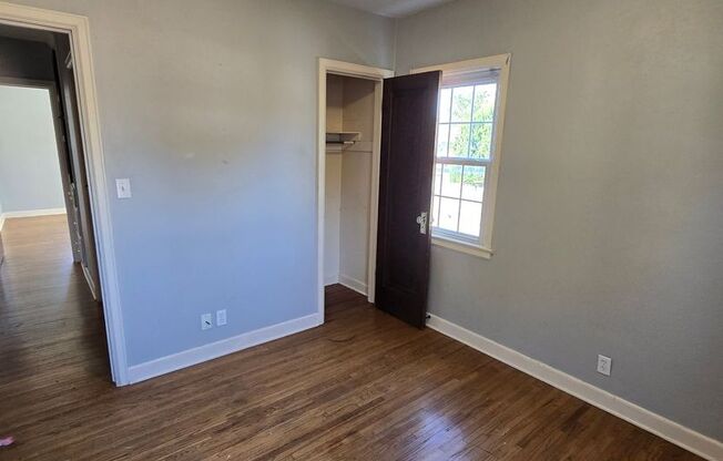 3 beds, 1 bath, $1,225