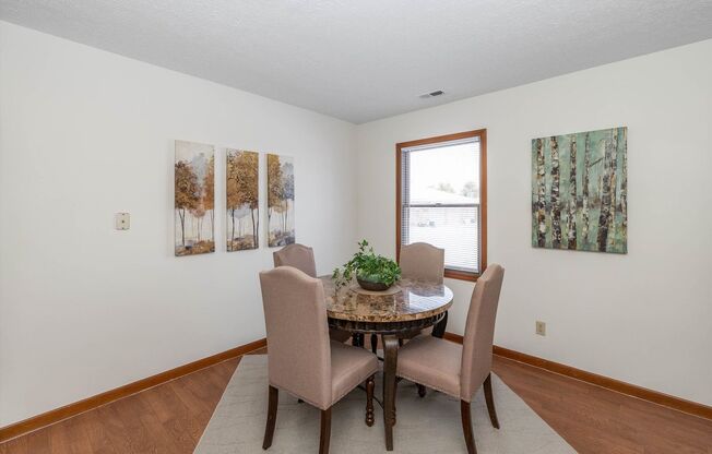 2 beds, 1 bath, 950 sqft, $1,400, Unit 1021 Parkside Court South