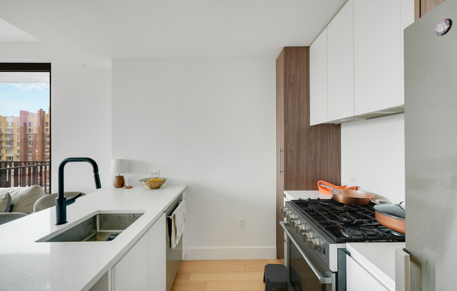 3 beds, 2 baths, 1,042 sqft, $6,736, Unit 305