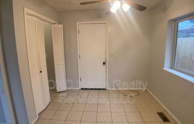 3 beds, 2 baths, 1,717 sqft, $1,600