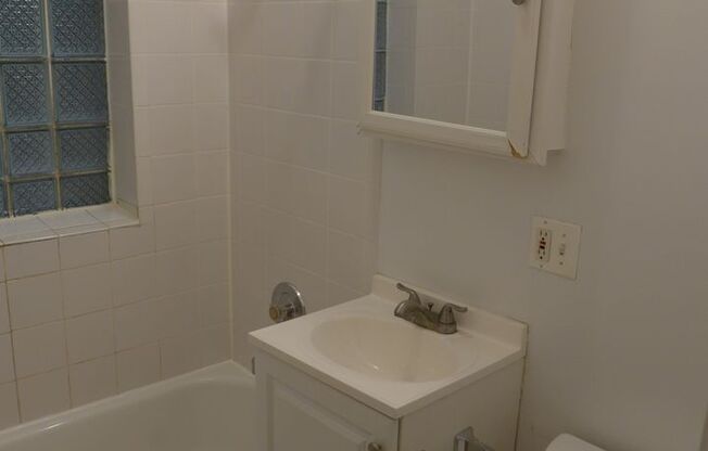 Studio, 1 bath, 300 sqft, $1,395, Unit 104