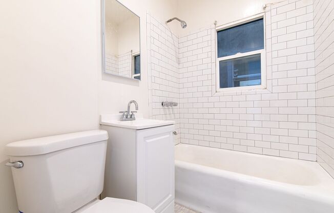 Studio, 1 bath, 500 sqft, $1,395, Unit 211