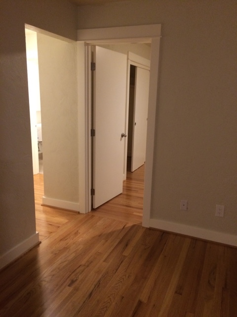 1 bed, 1 bath, 700 sqft, $1,595