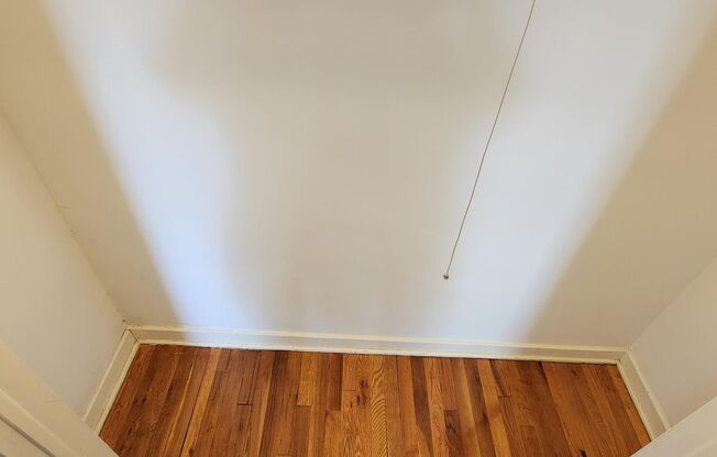 2 beds, 1 bath, 897 sqft, $2,335, Unit G-20