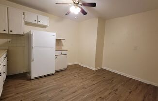 3 beds, 1 bath, 1,100 sqft, $845, Unit 18