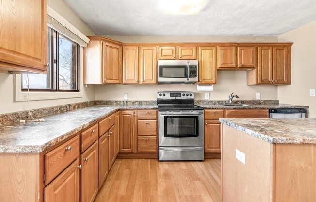 62 CRESTVIEW DR
