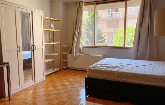 393 W 49 ST