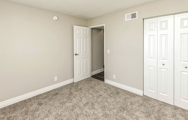 Beautiful newly-renovated one, two and three bedroom apartment townhomes with high-end finishes at Highpoint Apartments in Omaha, NE