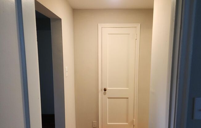 1 bed, 1 bath, 663 sqft, $2,050, Unit H-07