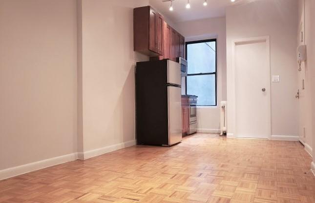 409 W 52 ST