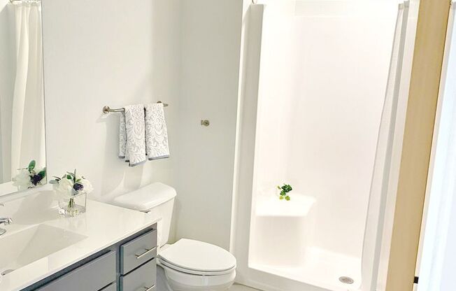 1 bed, 1 bath, 865 sqft, $1,575, Unit 517