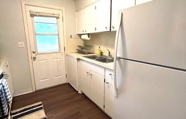 1 bed, 1 bath, 827 sqft, $1,550, Unit BEL240 #3