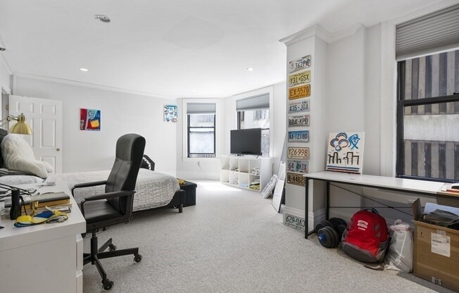 2 beds, 1.5 baths, 1,221 sqft, $4,950, Unit 205