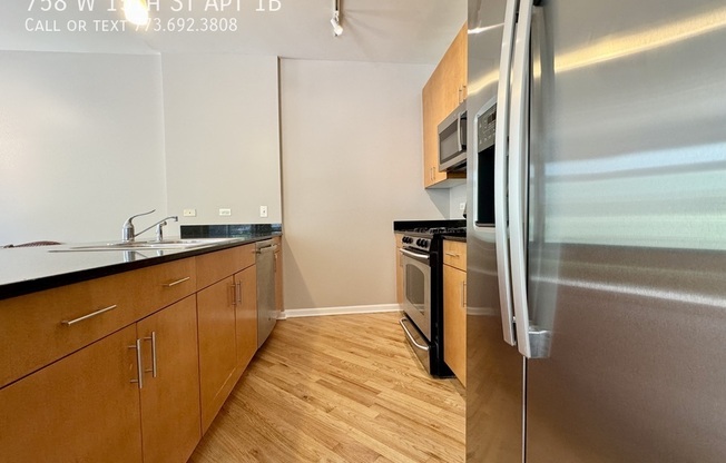 758 W 15 ST