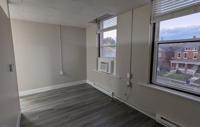 1 bed, 1 bath, 500 sqft, $900, Unit 435