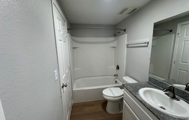 2 beds, 1.5 baths, 866 sqft, $2,695, Unit 810G9