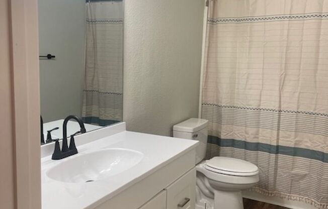 3 beds, 2 baths, $1,650