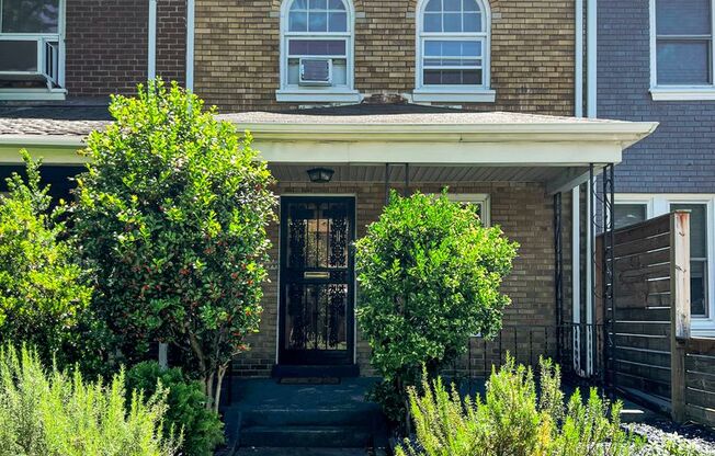 Classic Richmond Row House Steps from Byrd Park!