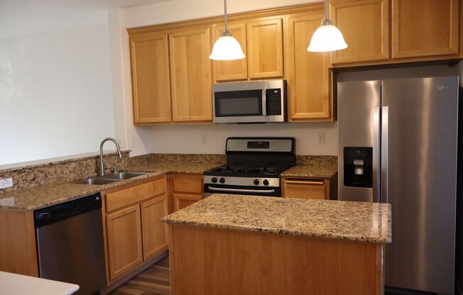 2 beds, 2.5 baths, $2,195, Unit APARTMENT 8143