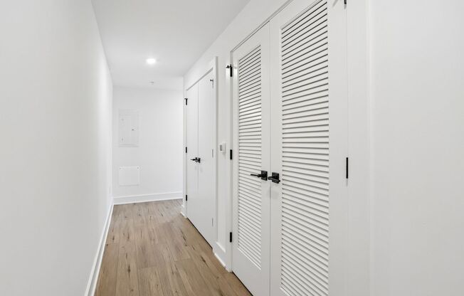 2 beds, 2 baths, 1,000 sqft, $1,950, Unit 303