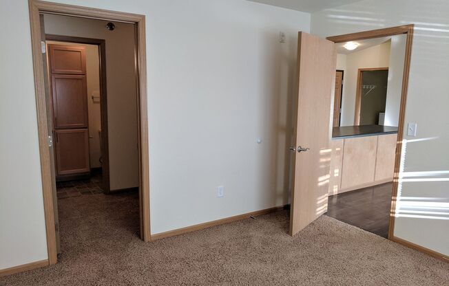 2 beds, 2 baths, 894 sqft, $1,280, Unit 627-308