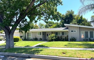 Stunning 4-Bedroom Home Adjacent to Calabasas: Prime Location and Spacious Living