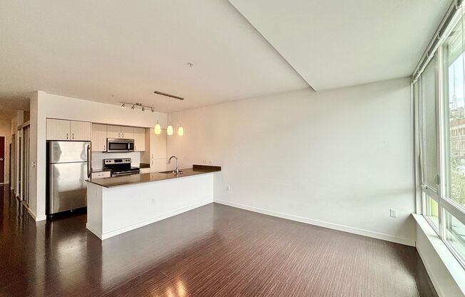 1 bed, 1 bath, 683 sqft, $2,050, Unit 210