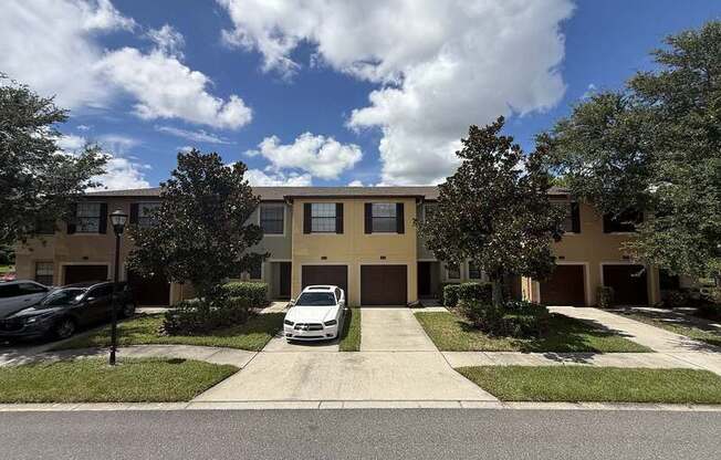 2516 OLEANDER LK DR