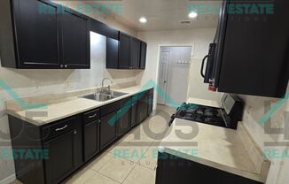 3 beds, 2 baths, $1,400