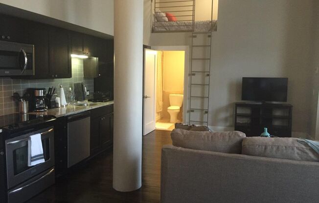 2 beds, 1 bath, 800 sqft, $1,650, Unit 3N