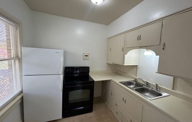 1 bed, 1 bath, 630 sqft, $995, Unit 4