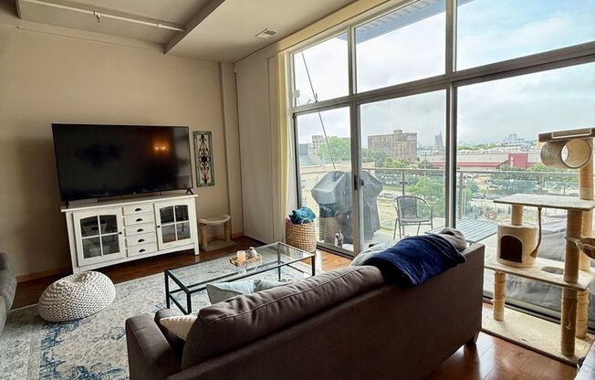 1 bed, 1.5 baths, 1,022 sqft, $1,950, Unit 402