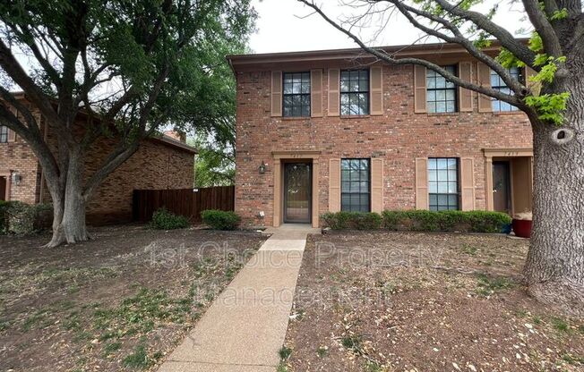 7417 KINGSWOOD DR
