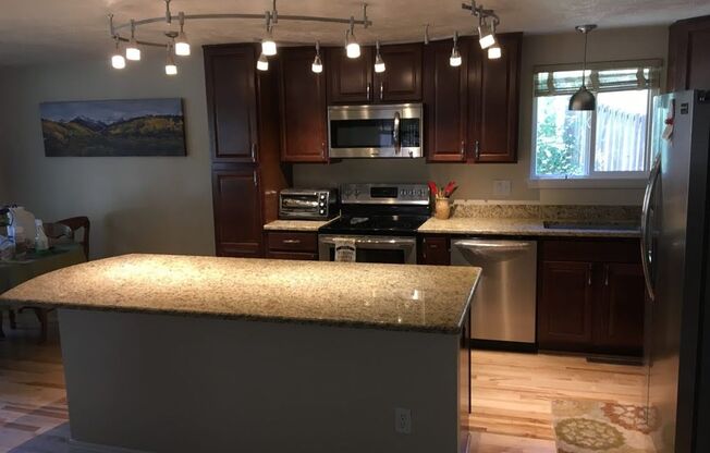 Lovely 3 bed, 2 bath Longmont home - AVAILABLE 11/15